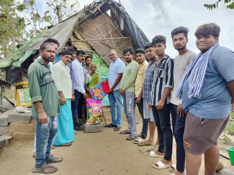 బాధిత కుటుంబాలకు  భూక్య దేవ్ సింగ్ పరామర్శ