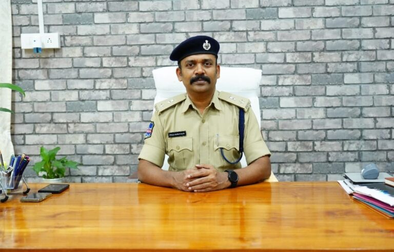 సోషల్ మీడియాలో విద్వేషకర, తప్పుడు పోస్టులు పెడితే కఠిన చర్యలు : ఎస్పి కరుణాకర్