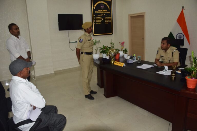 ఫిర్యాదులను పెండింగ్‌లో ఉంచొద్దు : ఎస్పి 