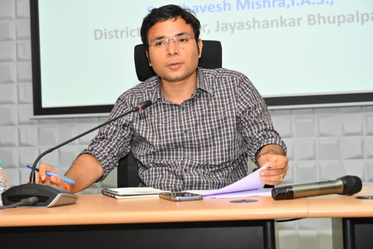 జిల్లాలో వరి, పత్తి, జీలుగు విత్తనాలకు ఎలాంటి కొరత లేదు..జిల్లా కలెక్టర్ భవేష్ మిశ్రా