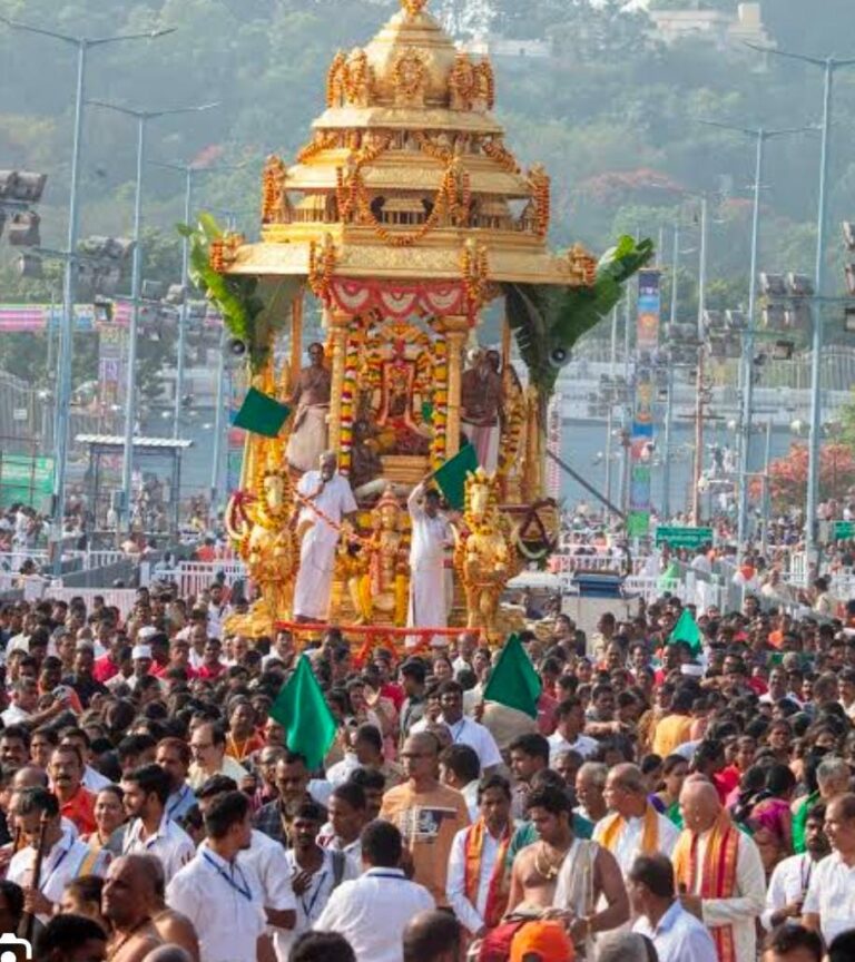 తిరుమల తిరుపతిలో పెరిగిన భక్తుల రద్దీ